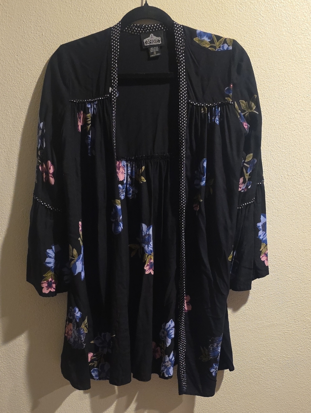 ANGIE Kimono